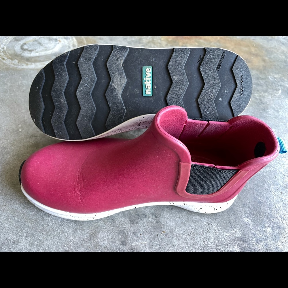 Native rain boots women’s size 6